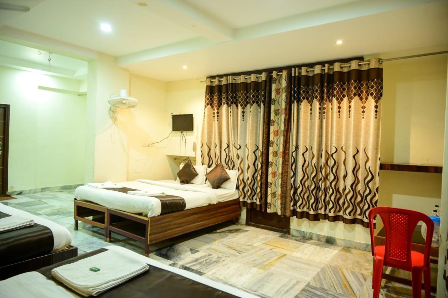 Hotel Sachidanand Ширди Экстерьер фото