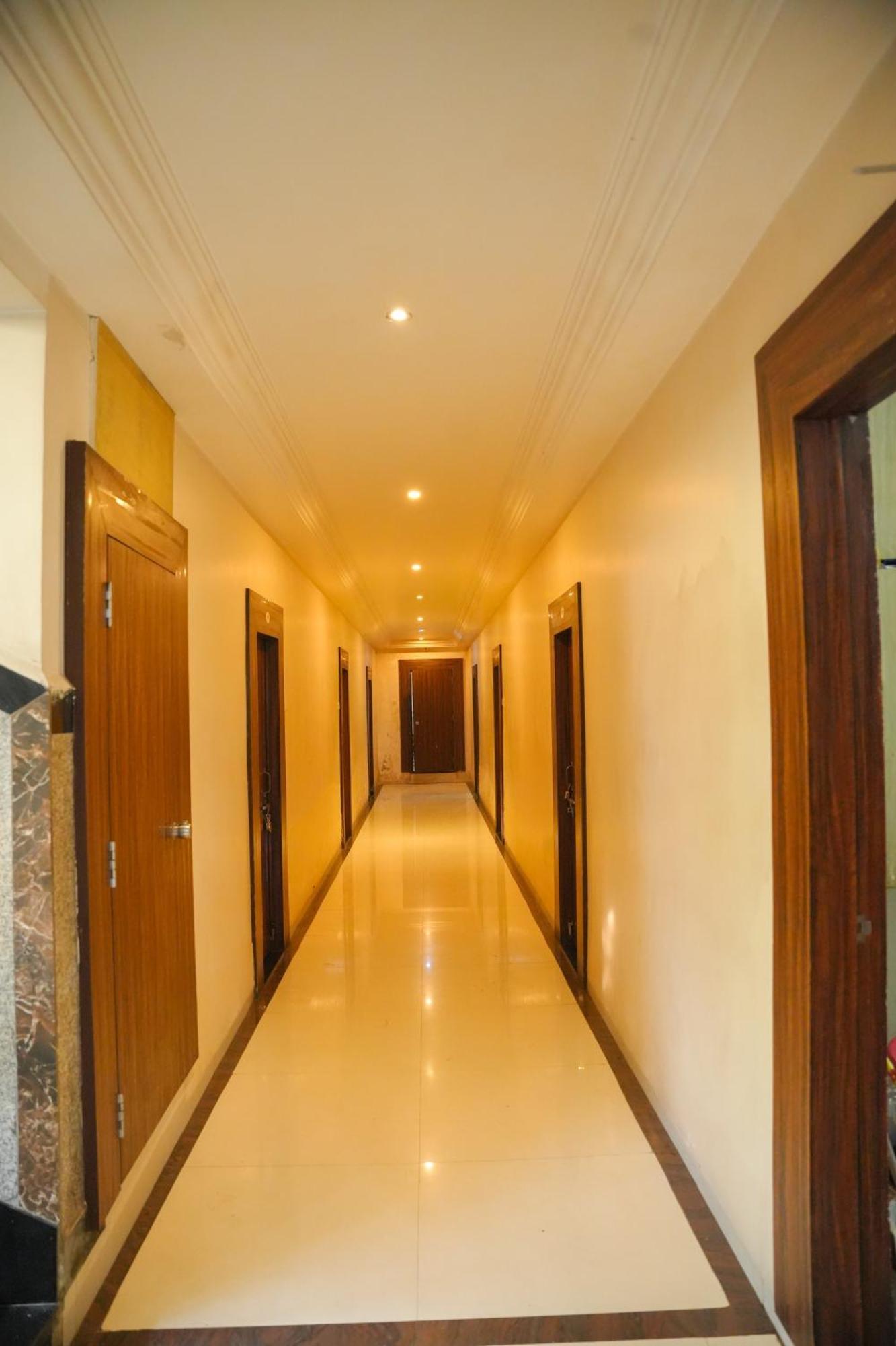 Hotel Sachidanand Ширди Экстерьер фото