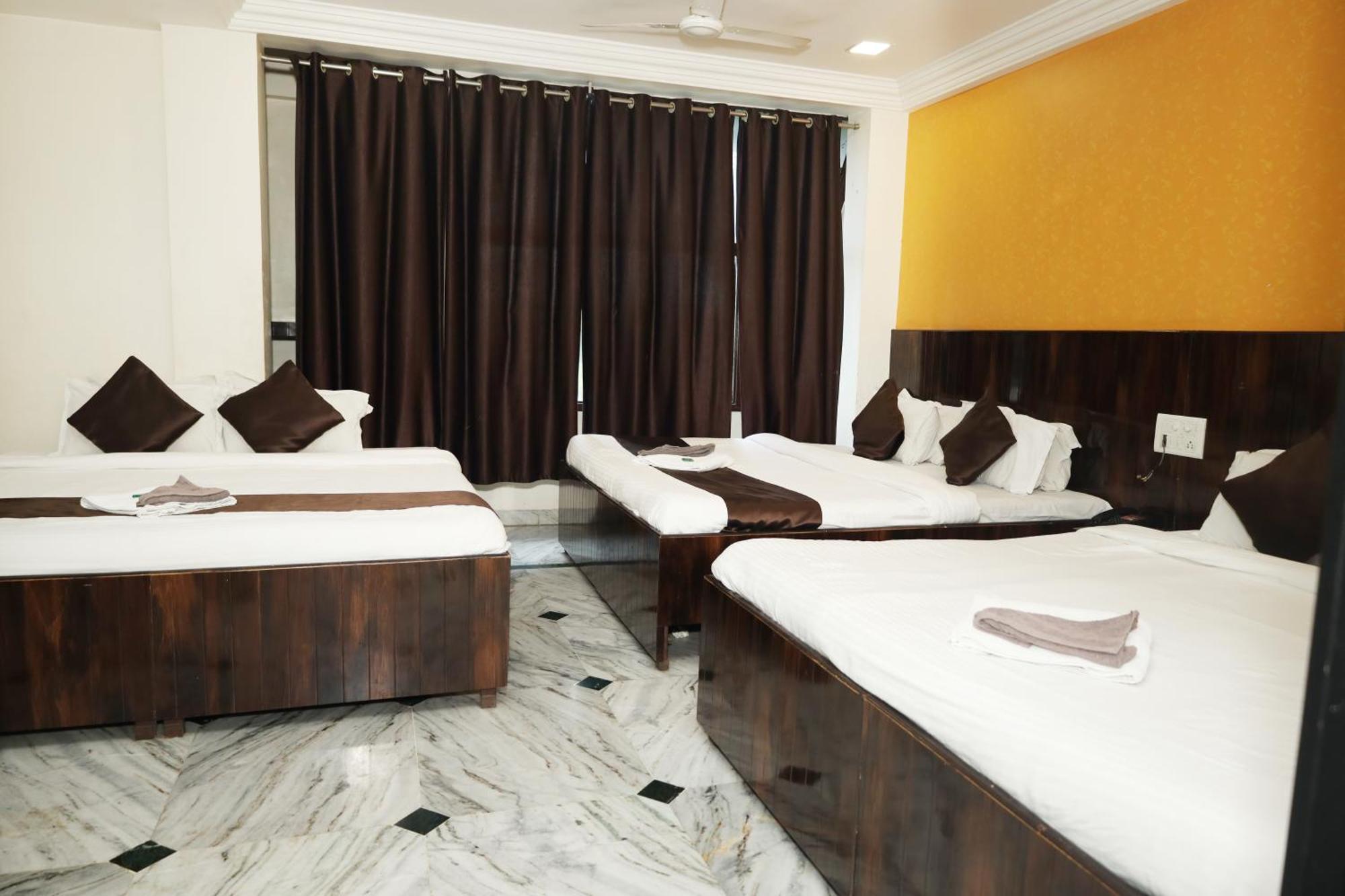 Hotel Sachidanand Ширди Экстерьер фото