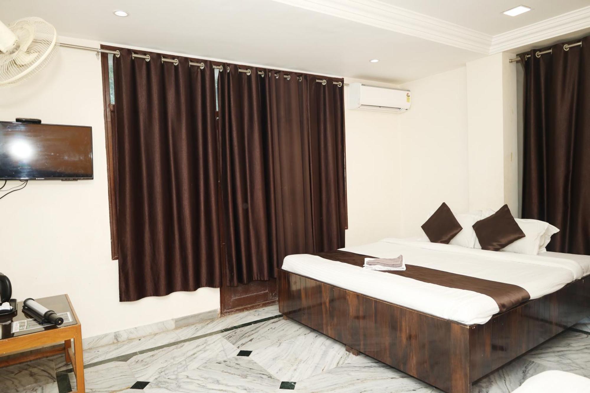 Hotel Sachidanand Ширди Экстерьер фото