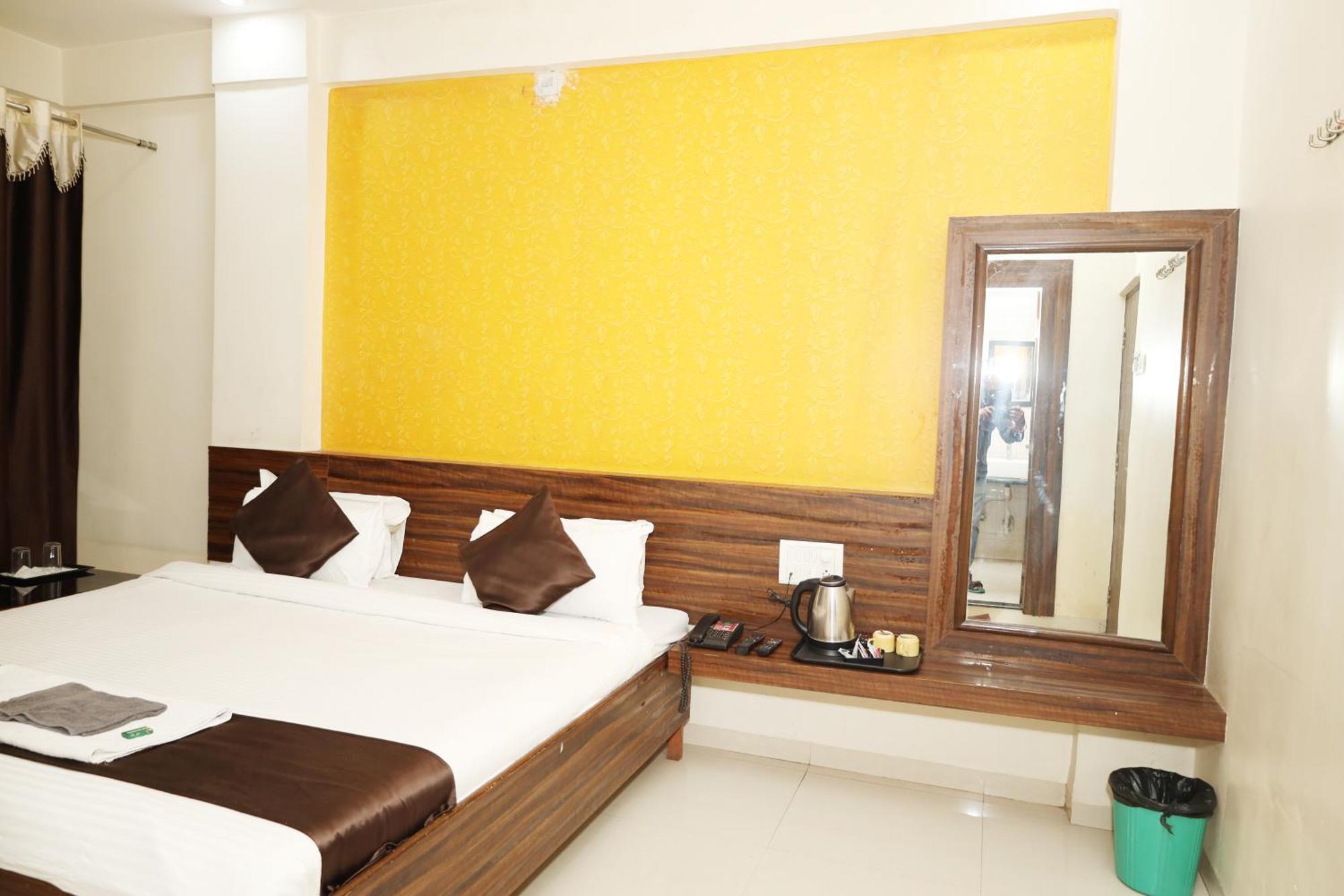 Hotel Sachidanand Ширди Экстерьер фото